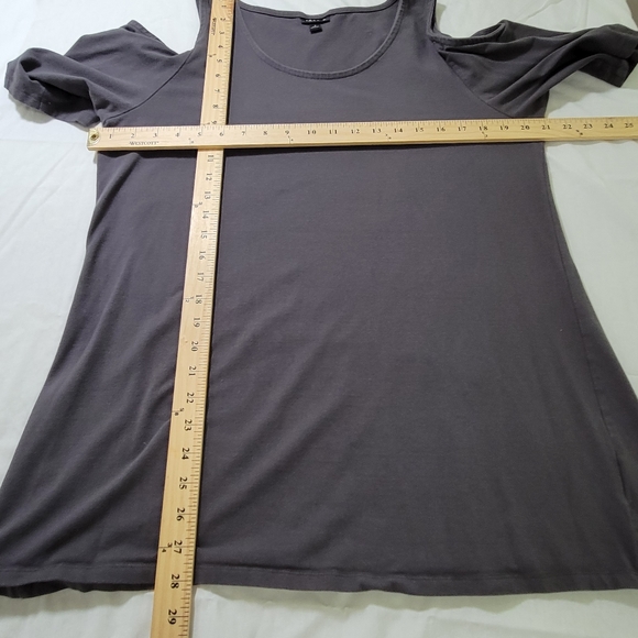 Torrid grey cold shoulder top Women's plus Size 3X - Picture 5 of 6